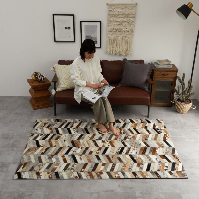 牛革ハラコラグマット 白黒斑点 約90x150cm ハラコ ラグ | オーダーカーペット・ラグのFROM FLOOR