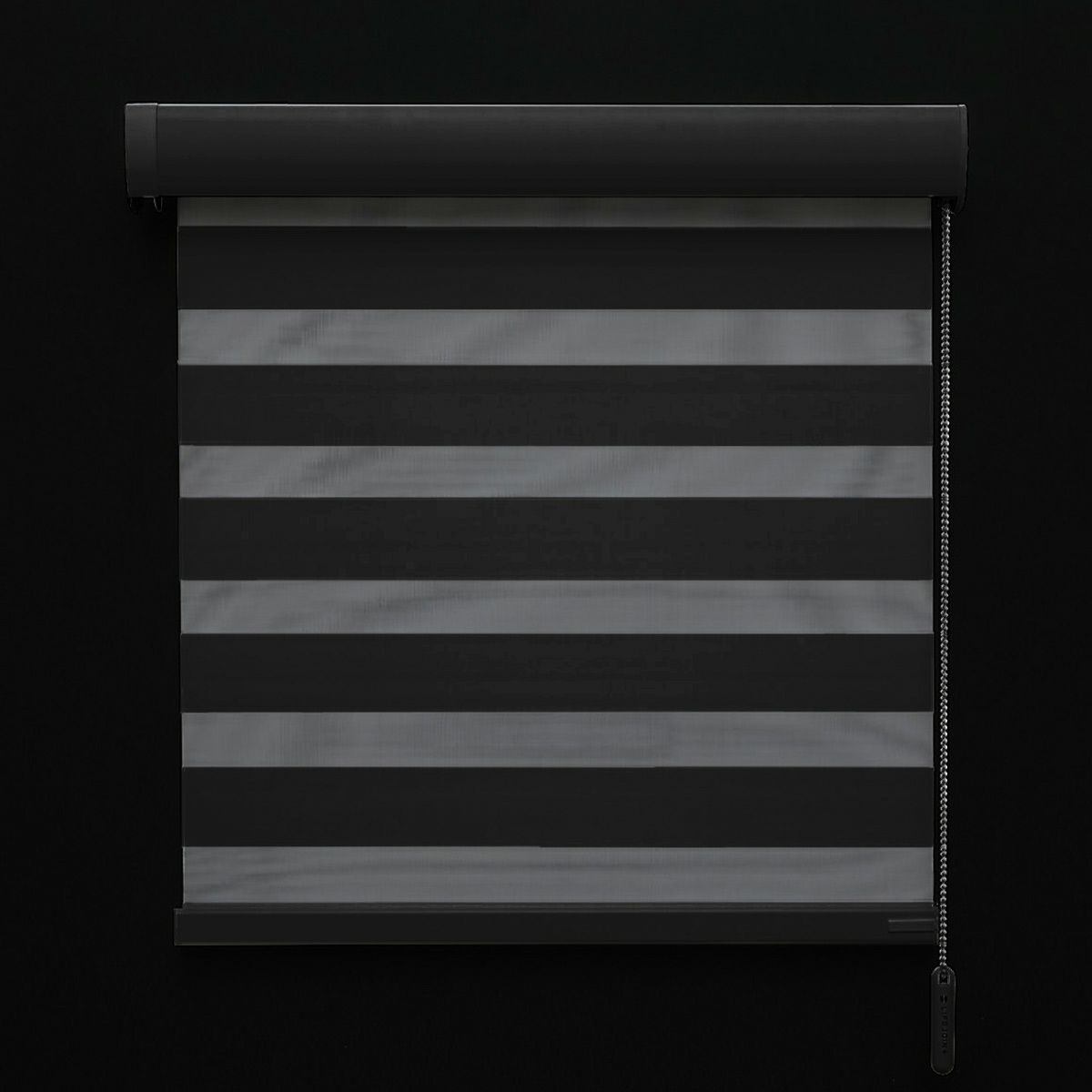 調光ロールスクリーン　遮光　ブラック