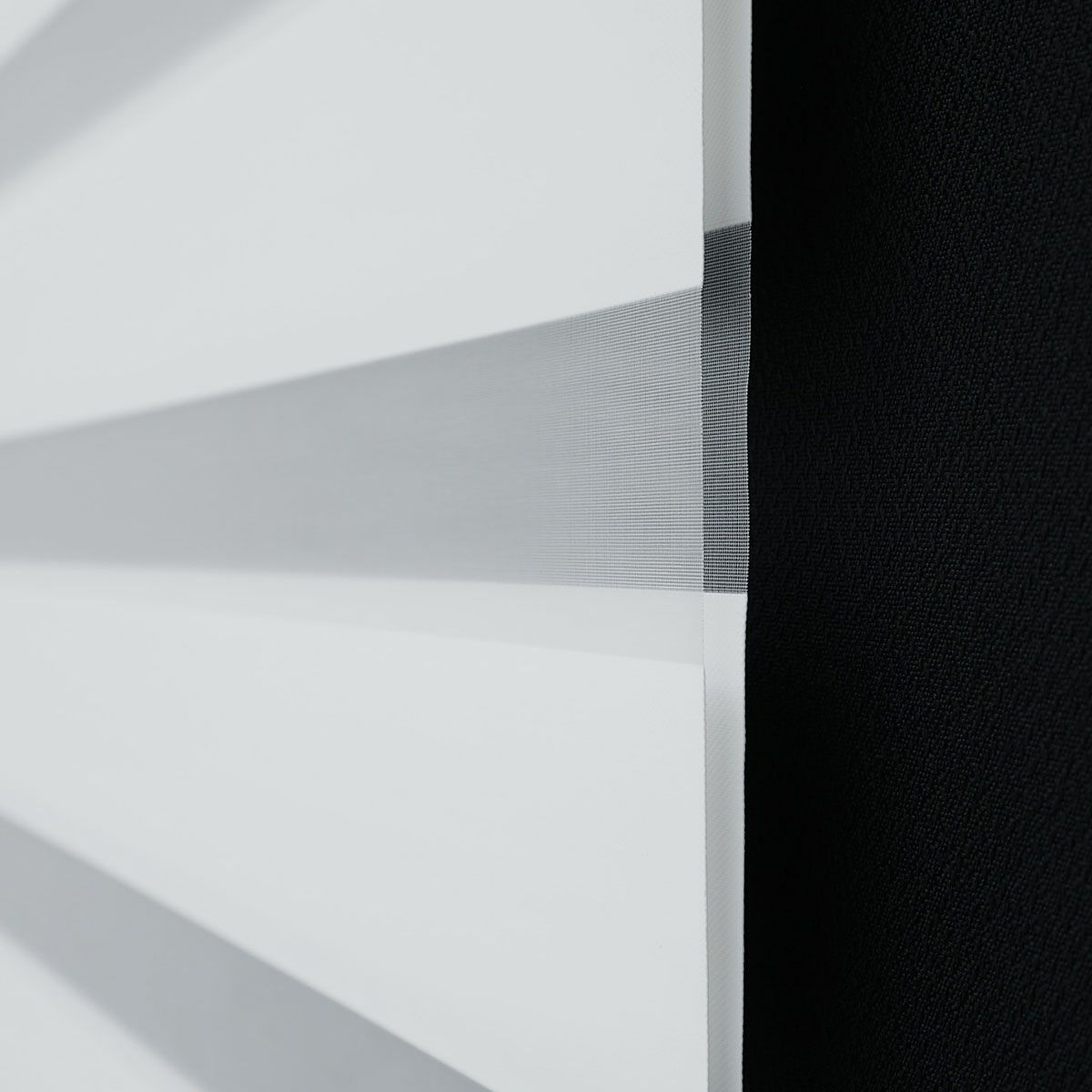 調光ロールスクリーン　遮光08