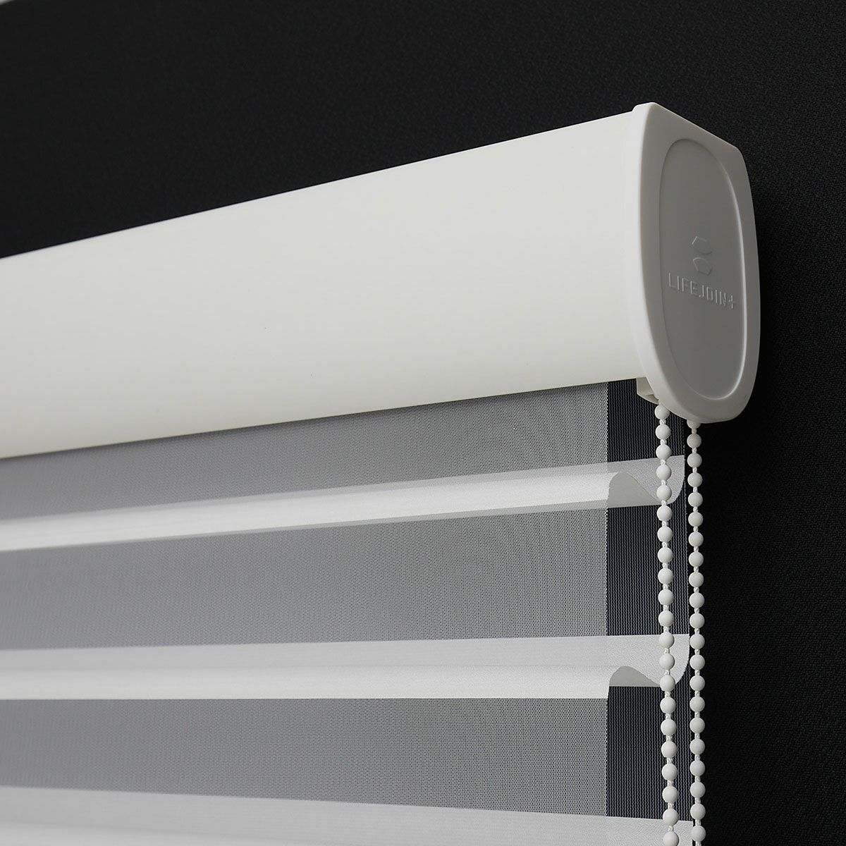 立体調光ロールスクリーン　ハイグレード01