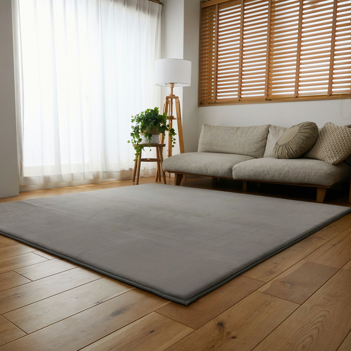 チャコールグレー全体イメージ