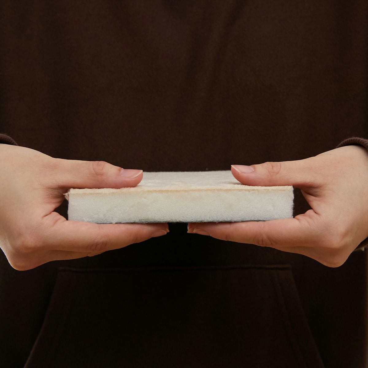 手で持っている様子