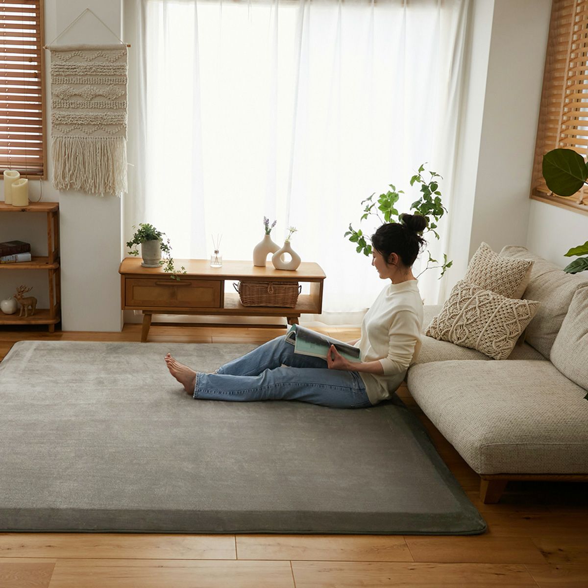 横からのイメージ　チャコールグレー