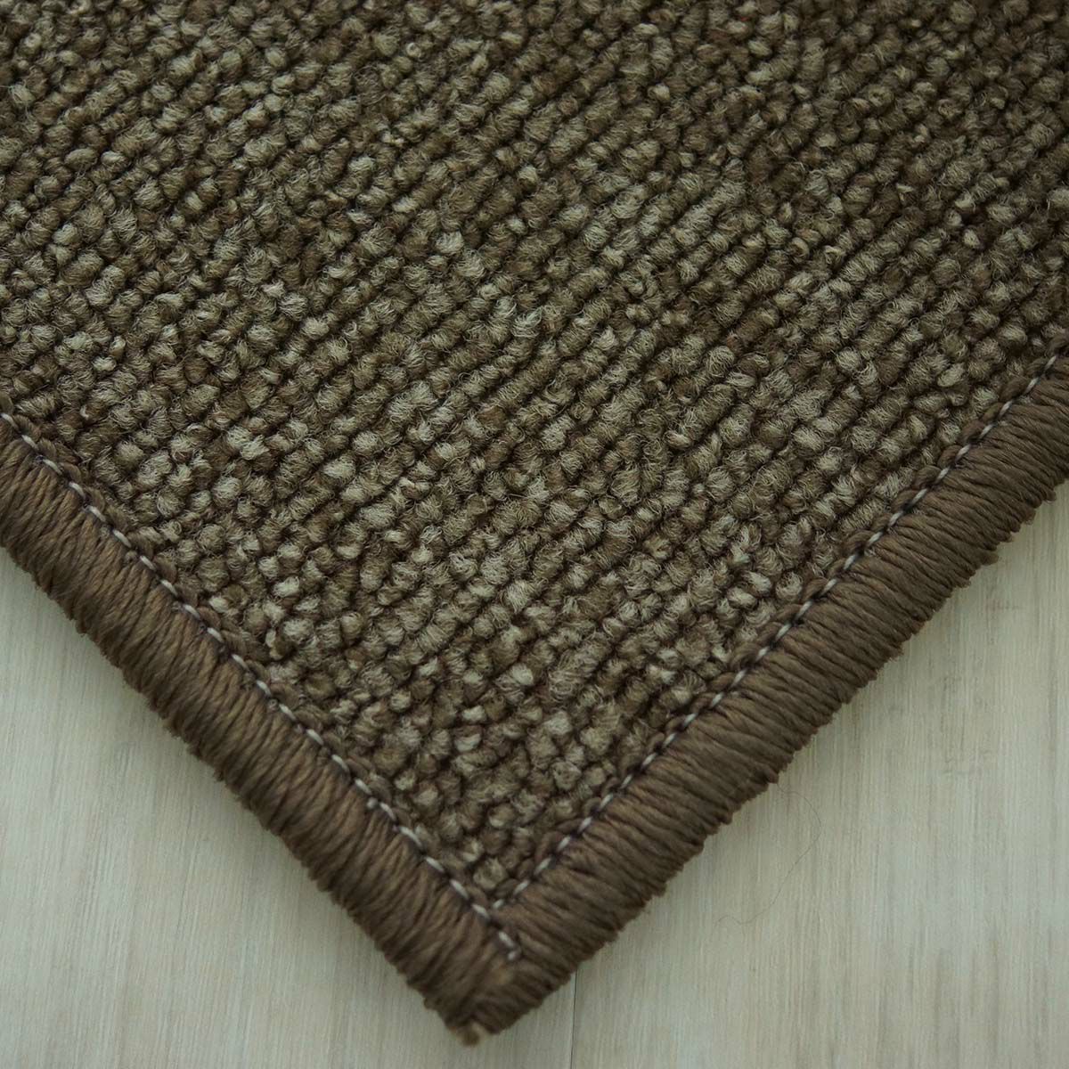 グレイッシュブラウン